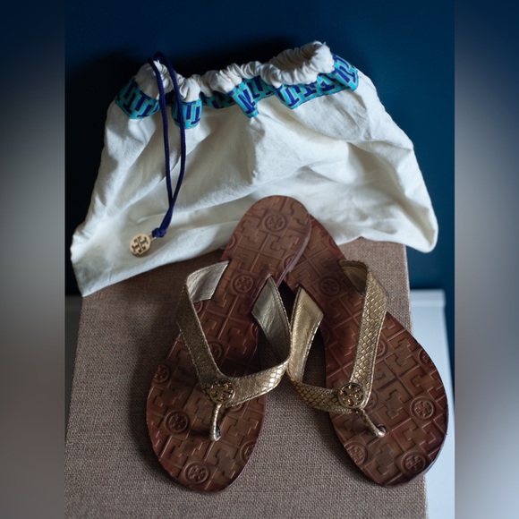 Tory Burch Snake Flipflops size 8 - Picture 1 of 4
